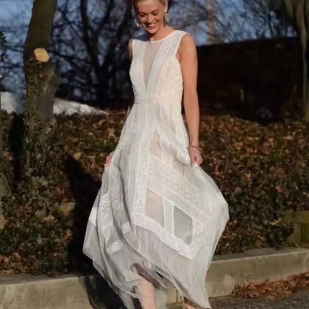 BCBG Andi Lace Dress OFF WHITE 4 - Picture 2 of 8